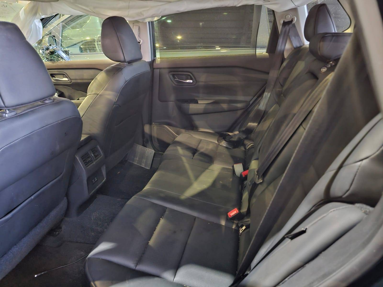2022 NISSAN ROGUE — 113695 Miles — Lot 43893308 — Souq - Marhaba Auctions Used Cars - Image 4