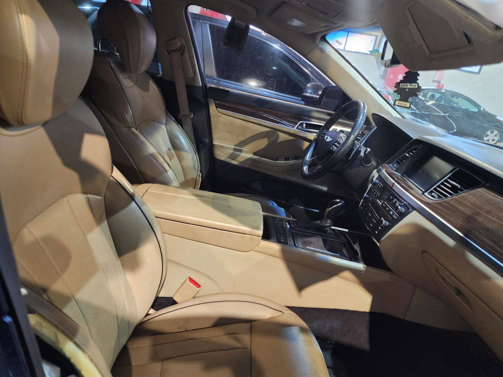 2015 HYUNDAI GENESIS — 96597 Miles — Lot 40099452 — Souq - Marhaba Auctions Used Cars - Image 9