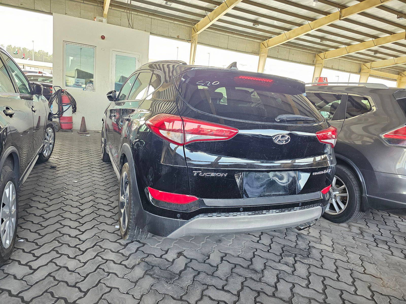 2018 HYUNDAI TUCSON — 95939 Miles — Lot U783326 — Souq - Marhaba Auctions Used Cars - Image 3