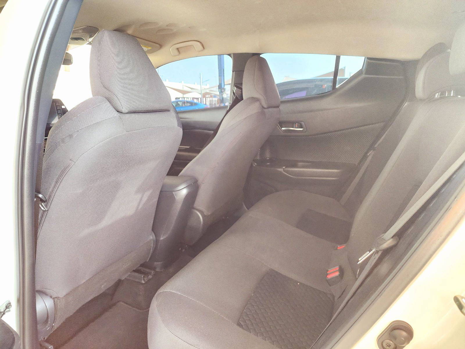 2020 TOYOTA C-HR — 188904 KM — Lot LR352470 — Souq - Marhaba Auctions Used Cars - Image 6