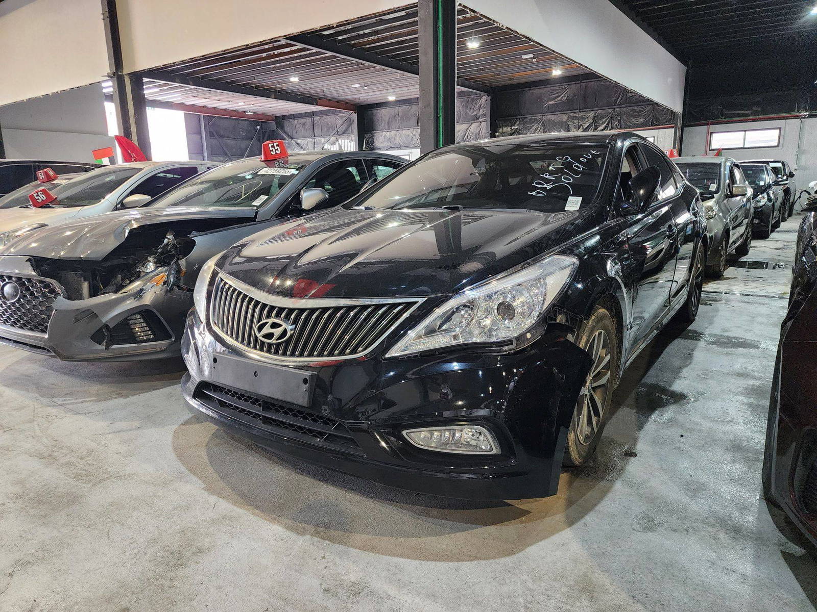 2011 HYUNDAI GRANDEUR — 294588 KM — Lot 057373 — Al Quoz - Marhaba Auctions Used Cars - Image 3