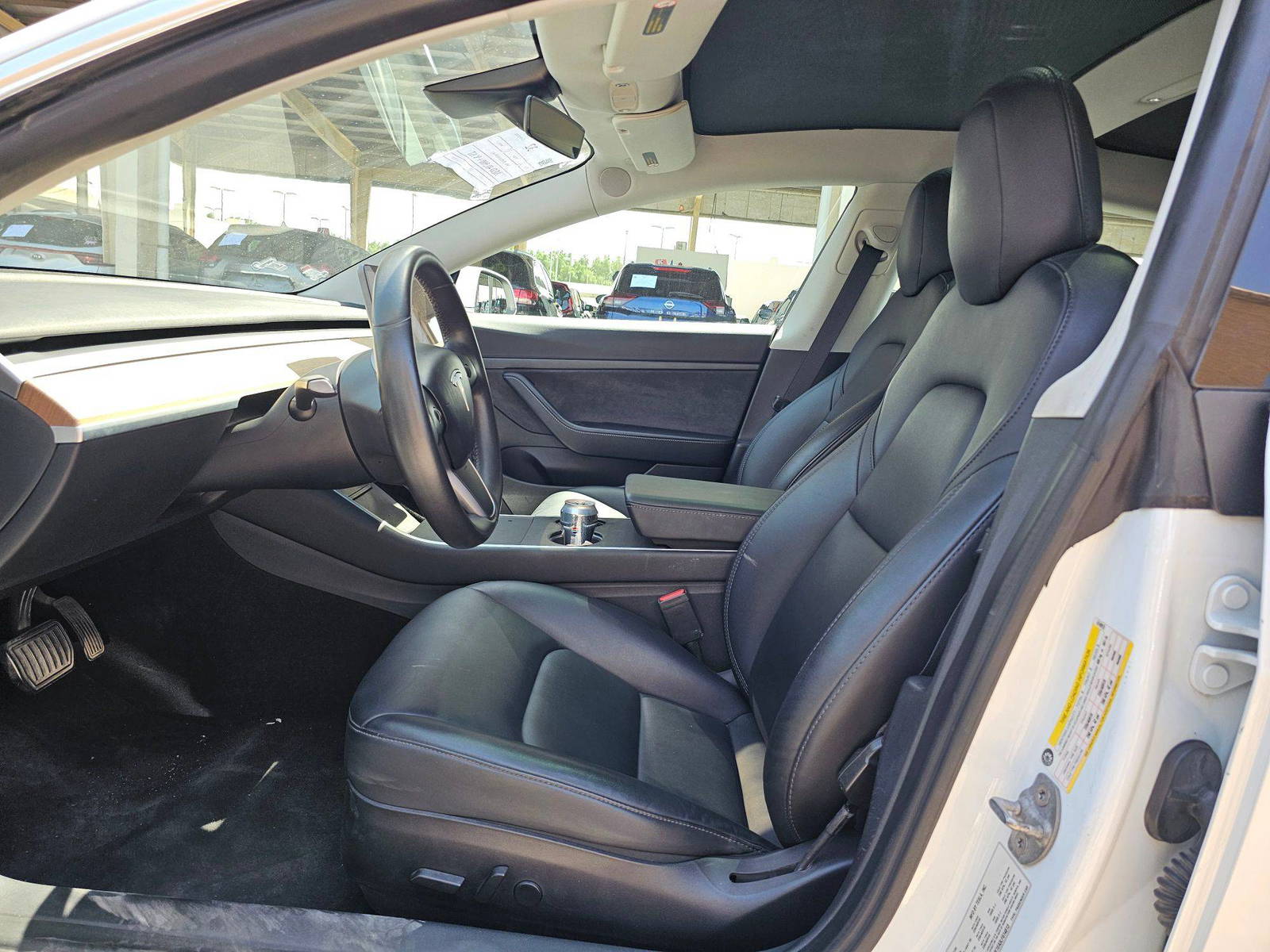 2020 TESLA MODEL 3 — 57338 KM — Lot LF614813 — Souq - Marhaba Auctions Used Cars - Image 9