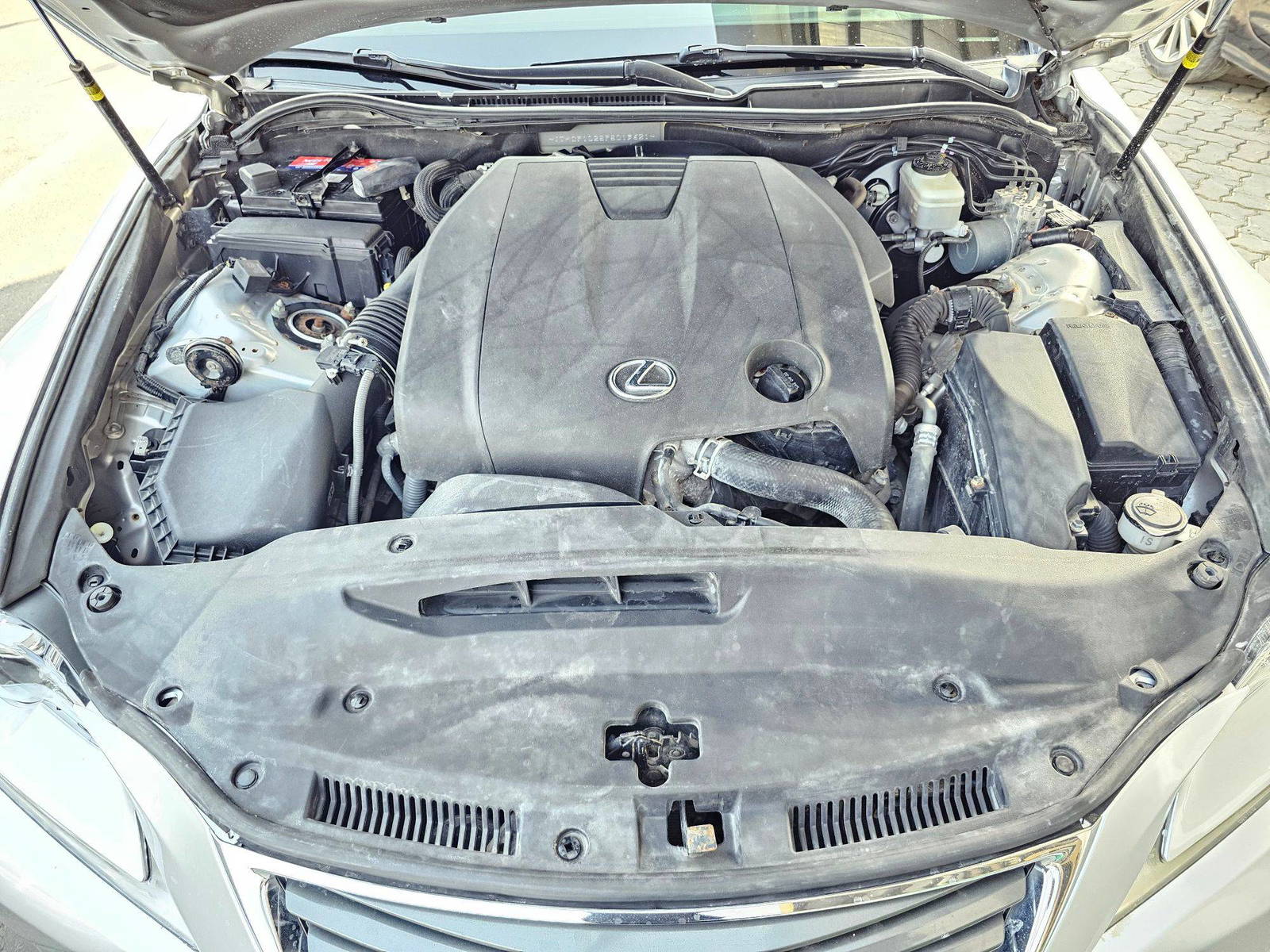 2015 LEXUS IS 250 — 149746 KM — Lot 5019621 — Souq - Marhaba Auctions Used Cars - Image 12