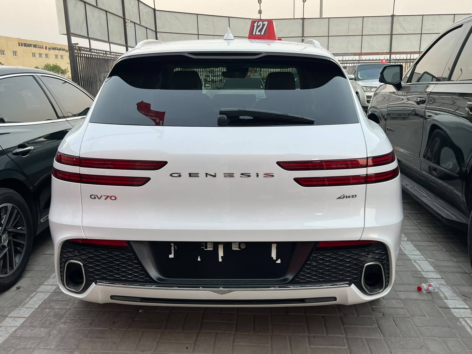 2025 GENESIS GV70 — 1843 KM — Lot SH035022 - Marhaba Auctions Used Cars - Image 5