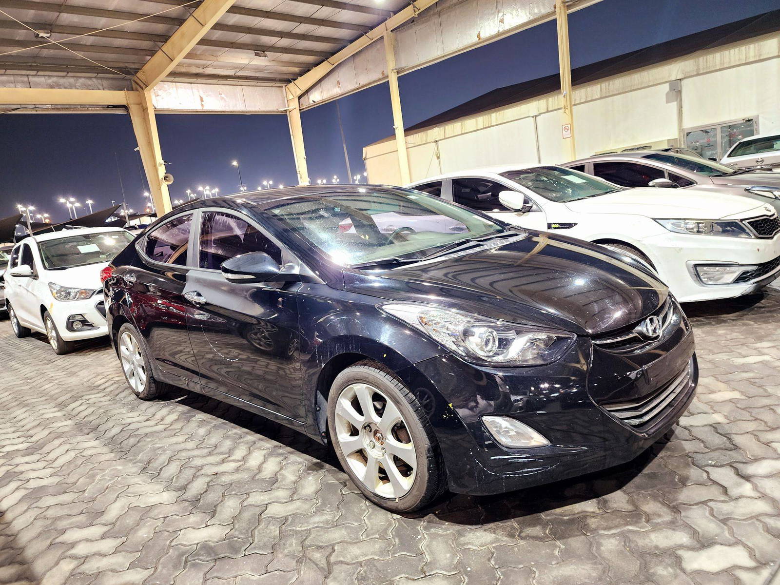 2012 HYUNDAI AVANTE — 193377 KM — Lot 569532 — Souq - Marhaba Auctions Used Cars - Image 4