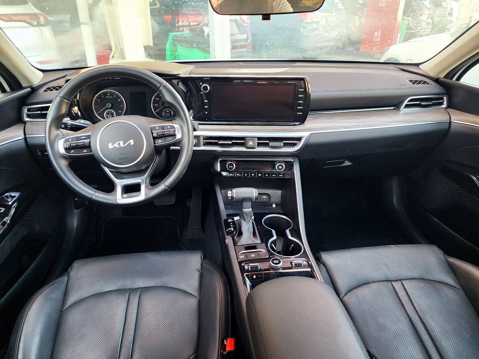 2022 KIA K5 — 14844 Miles — Lot G110196 — Souq - Marhaba Auctions Used Cars - Image 7