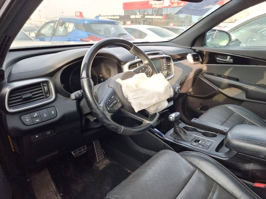 2017 KIA SORENTO — 206811 KM — Lot 47976265 — Souq - Marhaba Auctions Used Cars - Image 6