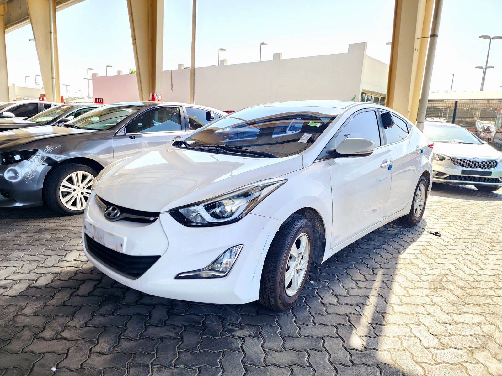 2014 HYUNDAI AVANTE — 209390 KM — Lot 980018 — Souq - Marhaba Auctions Used Cars - Image 5