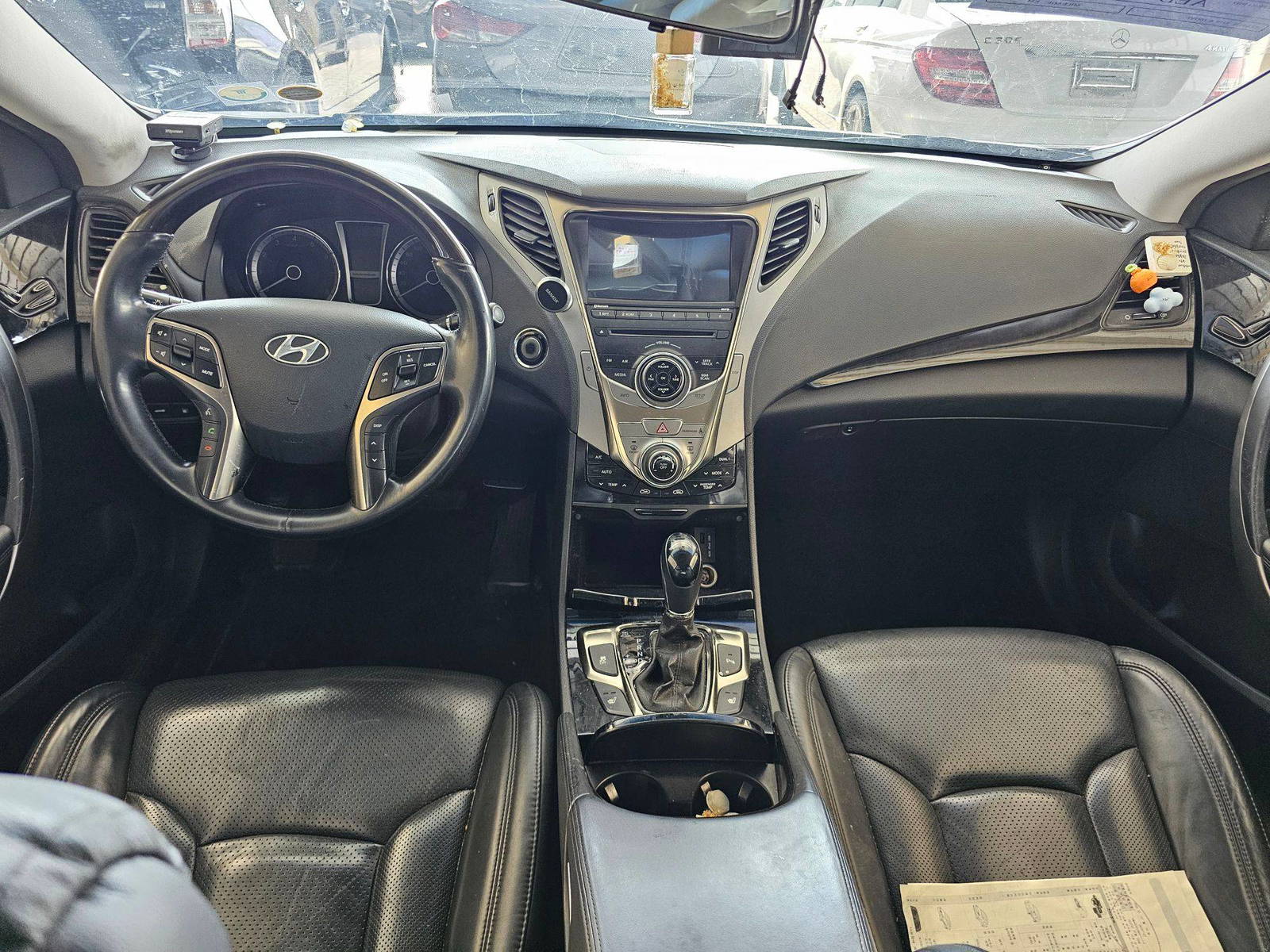 HYUNDAI GRANDEUR 2011 - Marhaba Auction Used Cars - Image 7