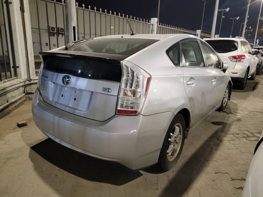 2010 TOYOTA PRIUS — 297698 Miles — Lot 0021930 — Main - Marhaba Auctions Used Cars - Image 4