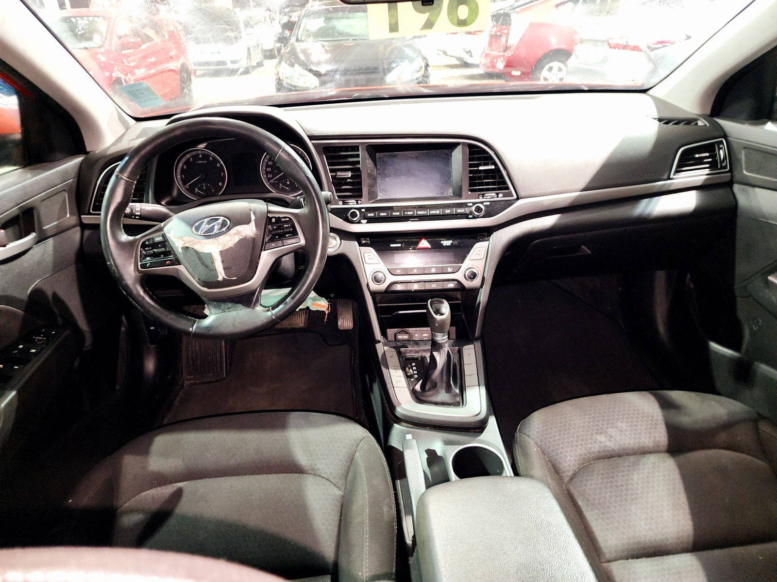 2017 HYUNDAI ELANTRA — 104270 KM — Lot 125478 — Souq - Marhaba Auctions Used Cars - Image 7