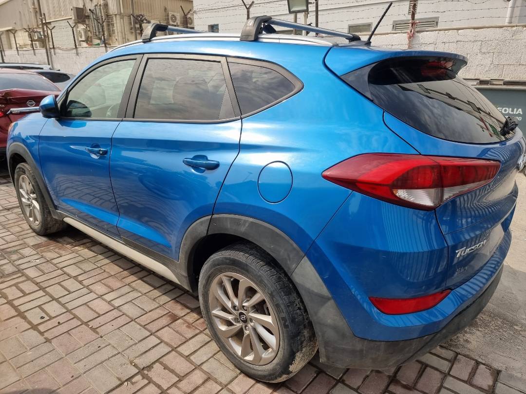 2017 HYUNDAI TUCSON — 184400 Miles — Lot 468575 — Souq - Marhaba Auctions Used Cars - Image 5