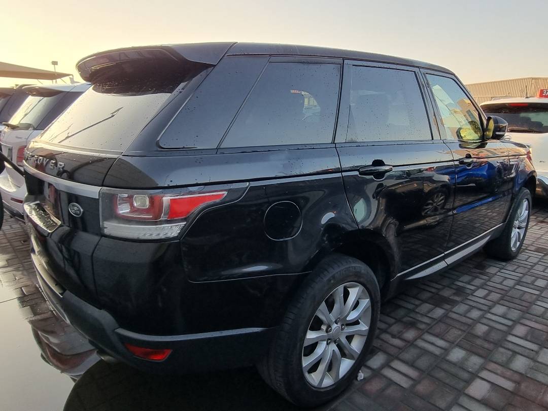2014 LAND ROVER RANGE ROVER SPORT HSE — 127851 Miles — Lot EA337541 — Ind. 12 - Marhaba Auctions Used Cars - Image 4