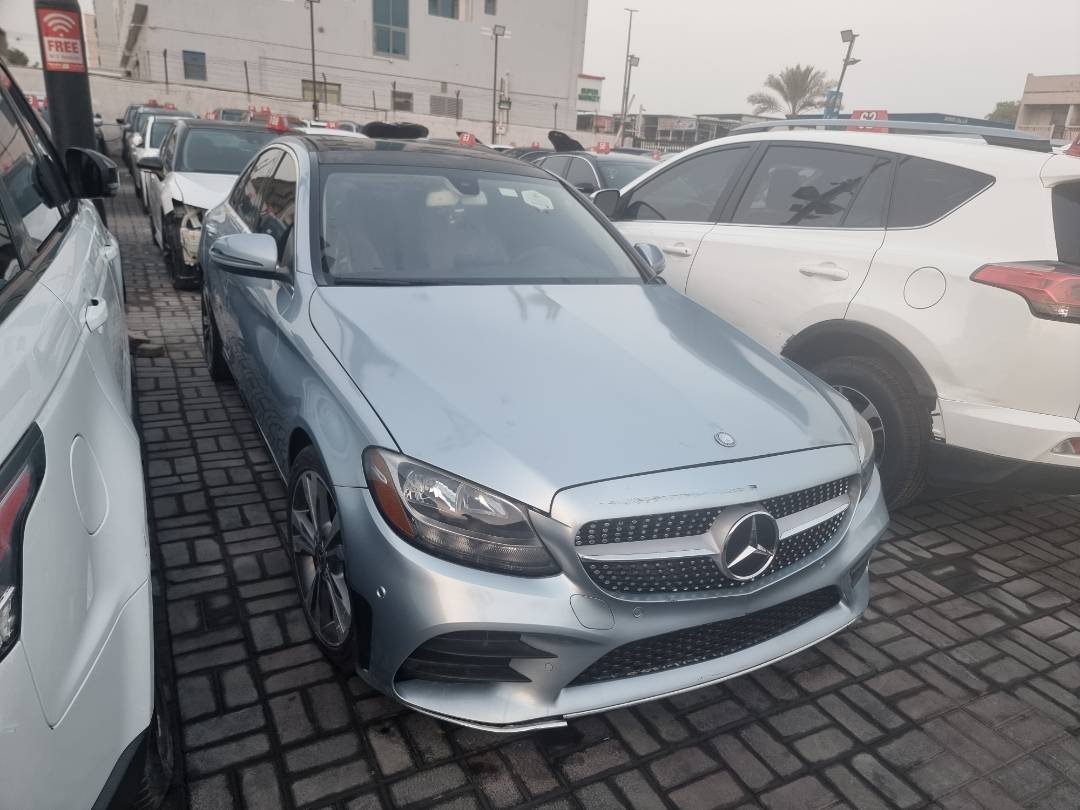 MERCEDES BENZ C300 2018 view 2