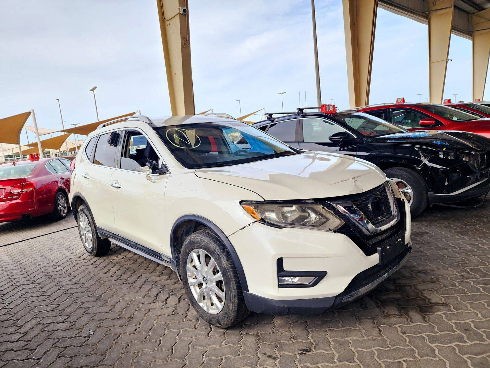 2018 NISSAN ROGUE — 104468 KM — Lot 66838774 — Souq - Marhaba Auctions Used Cars - Image 4