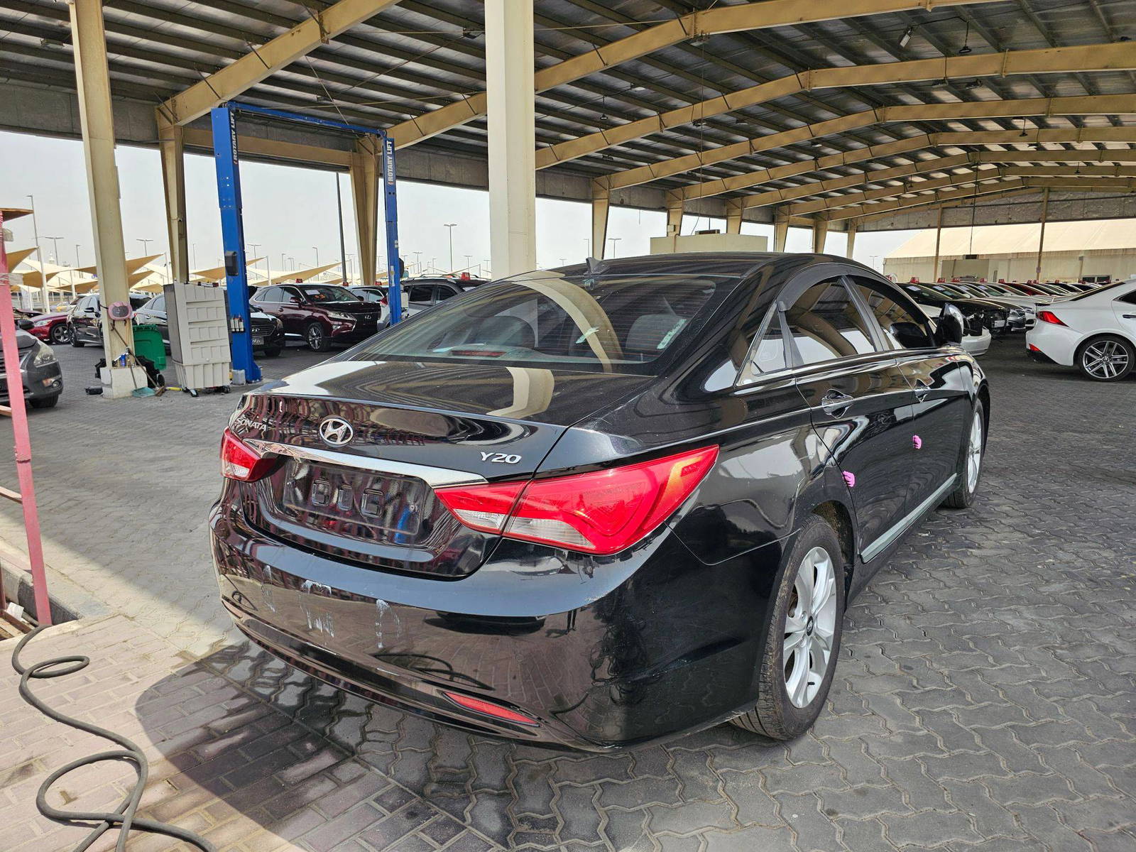 2010 HYUNDAI SONATA — 136985 KM — Lot 001179 — Souq - Marhaba Auctions Used Cars - Image 5