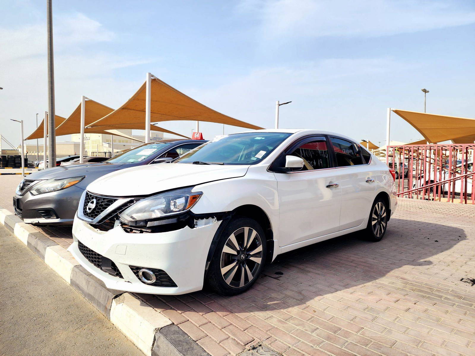 2016 NISSAN SENTRA — 186277 KM — Lot 12080698 — Souq - Marhaba Auctions Used Cars - Image 4