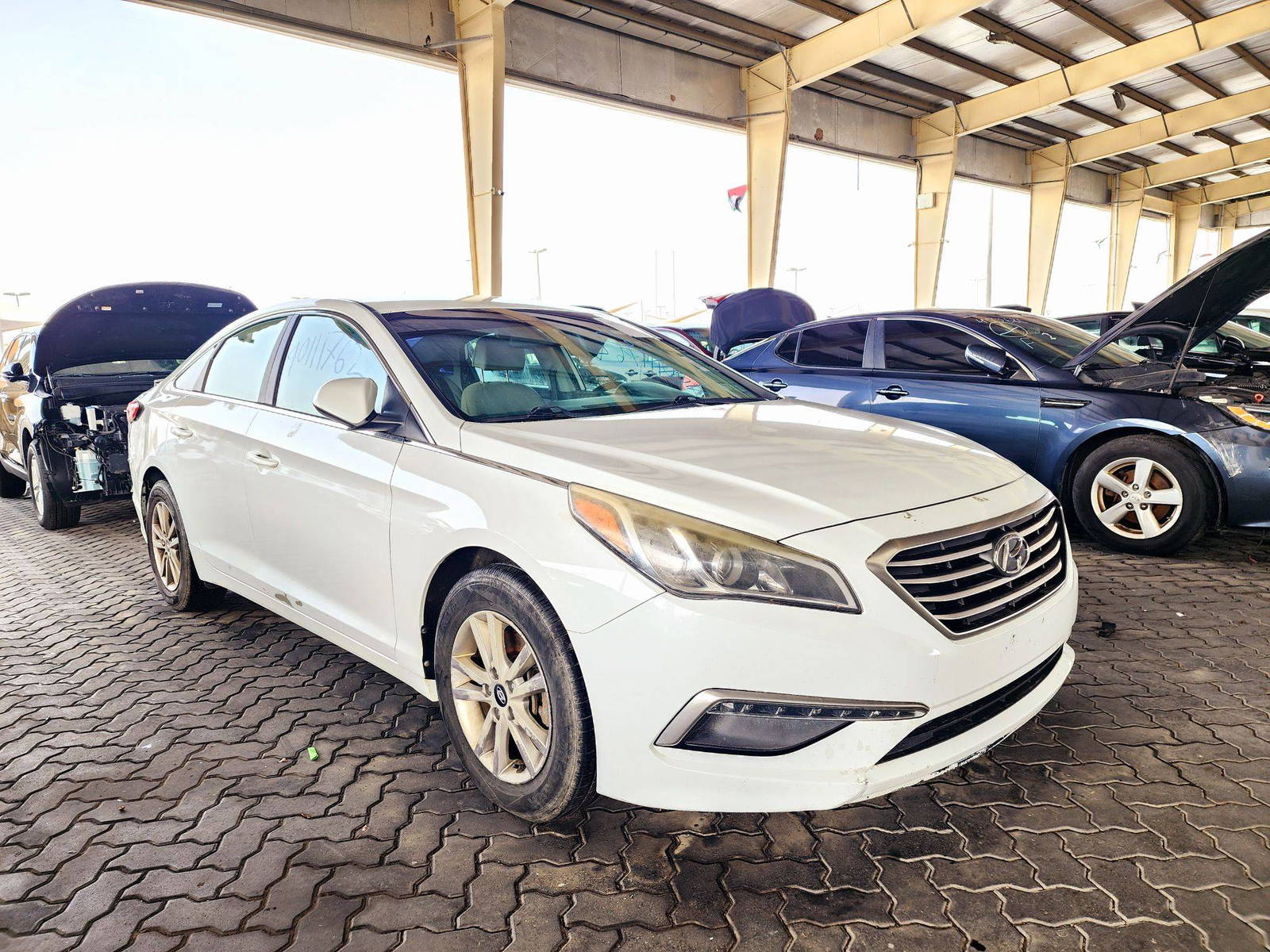 2015 HYUNDAI SONATA — 166753 Miles — Lot 4FH163210 — Souq - Marhaba Auctions Used Cars - Image 3
