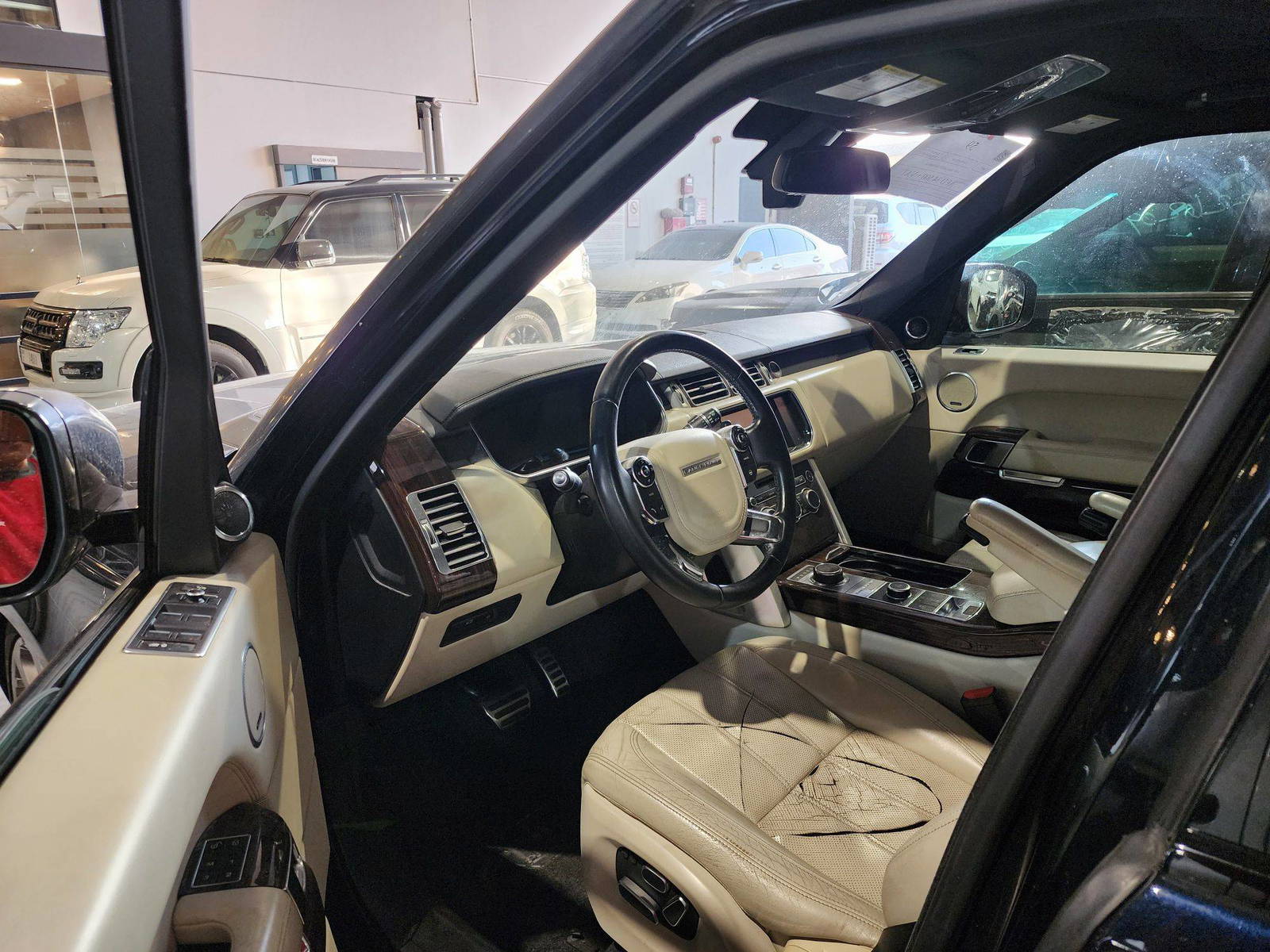 LAND ROVER RANGE ROVER SUPERCHARGED 2013 - Marhaba Auction Used Cars - Image 8