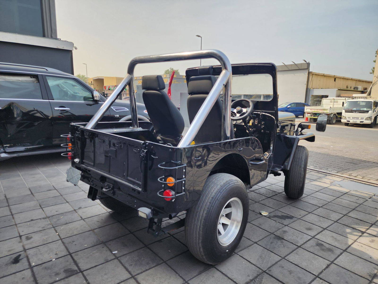 1980 MITSUBISHI JEEP — 63285 KM — Lot 5803234 — Al Quoz - Marhaba Auctions Used Cars - Image 5