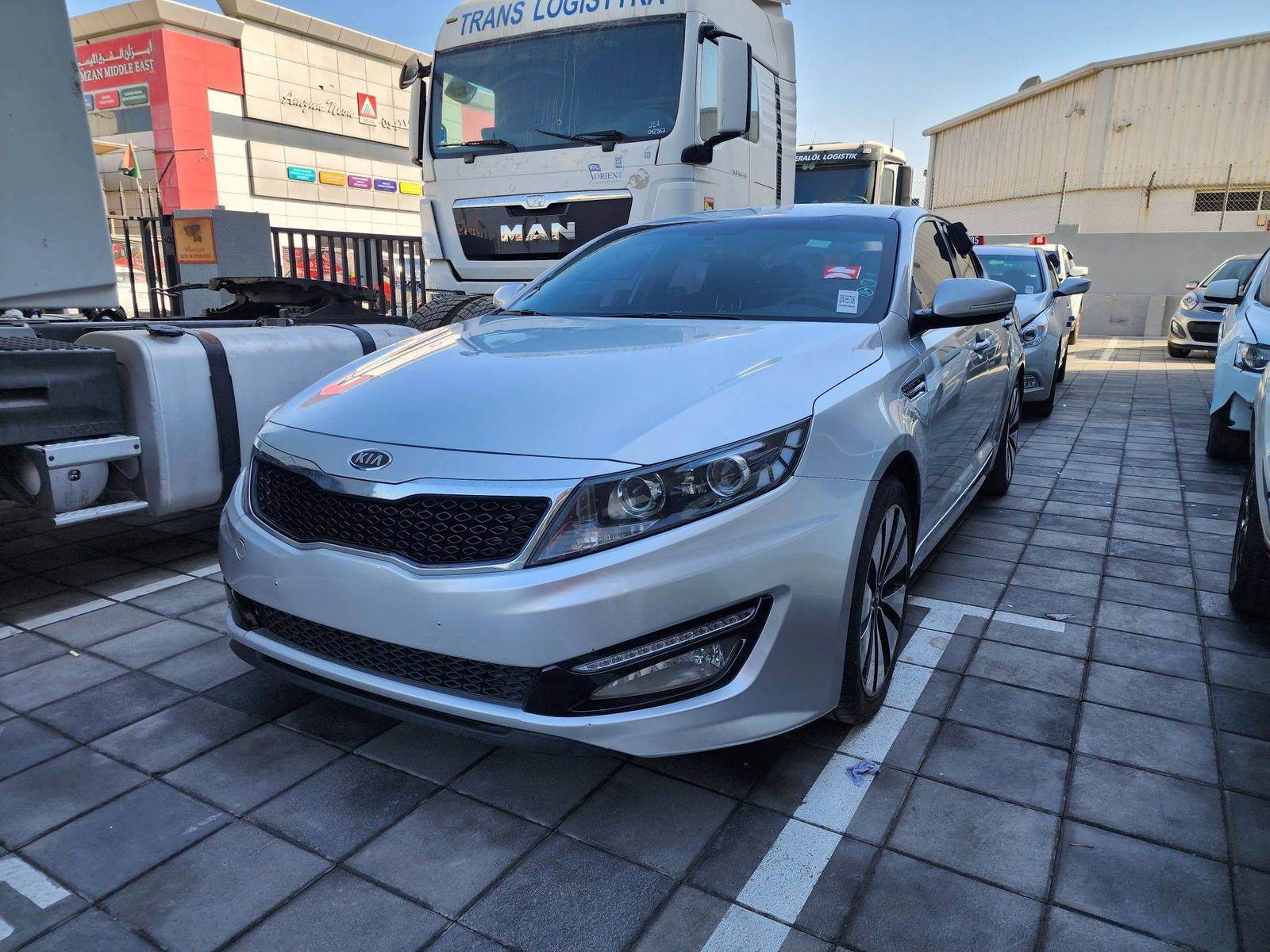 2011 KIA K5 — 203319 KM — Lot 009293 — Al Quoz - Marhaba Auctions Used Cars - Image 4