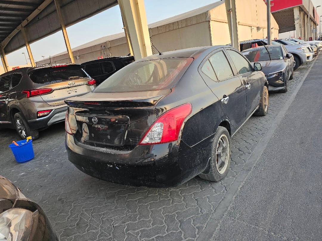 NISSAN VERSA