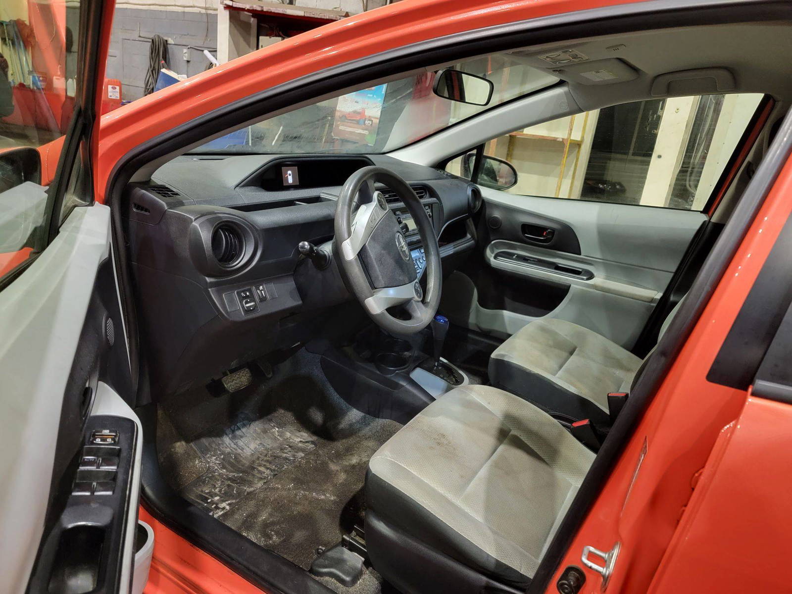 2012 TOYOTA PRIUS C — 147896 Miles — Lot 39C1027203 — Main - Marhaba Auctions Used Cars - Image 8