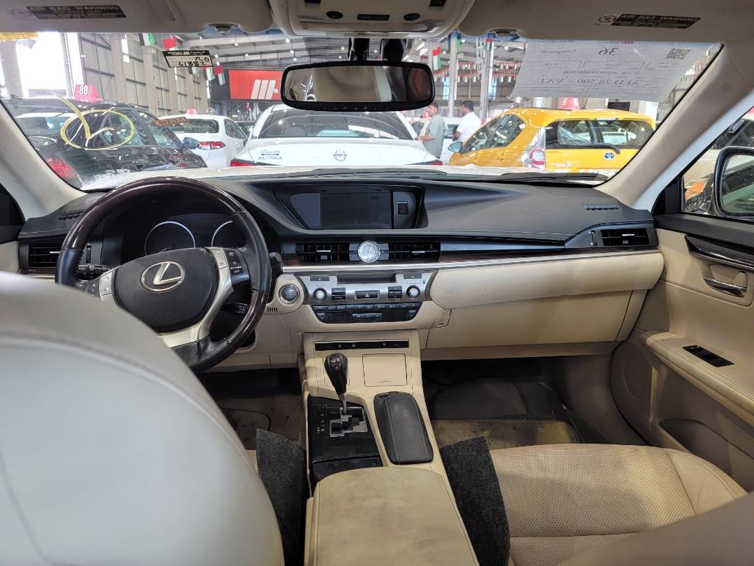 2013 LEXUS ES 350 — 61882 Miles — Lot 2079596 — Main - Marhaba Auctions Used Cars - Image 8