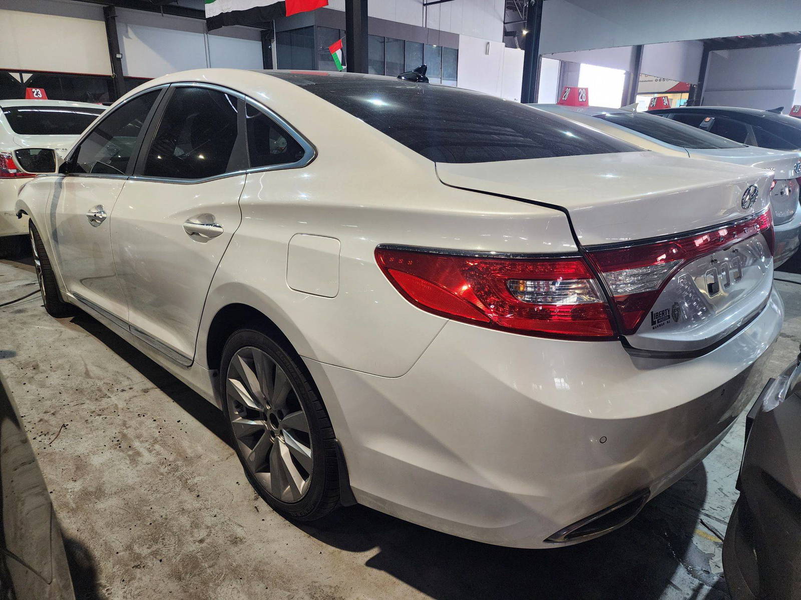 2014 HYUNDAI AZERA — 138581 Miles — Lot 342081 — Souq - Marhaba Auctions Used Cars - Image 3