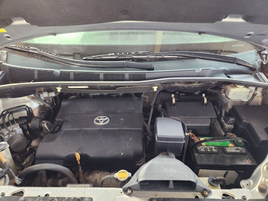 2012 TOYOTA SIENNA — 199598 Miles — Lot 41599774 - Marhaba Auctions Used Cars - Image 4