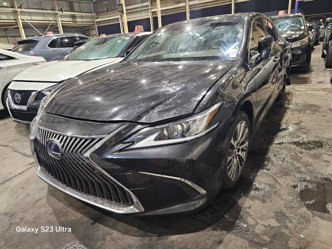 2019 LEXUS ES 300H — 72951 Miles — Lot 55085425 — Main - Marhaba Auctions Used Cars - Image 3