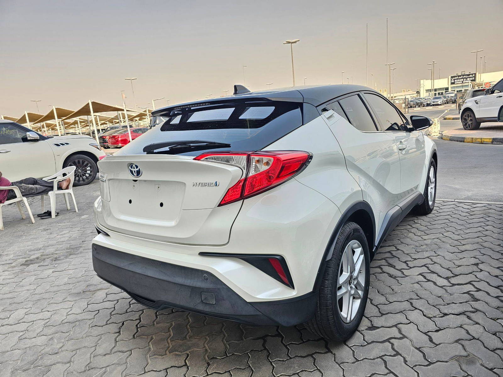 2020 TOYOTA C-HR — 94294 KM — Lot LR353585 — Souq - Marhaba Auctions Used Cars - Image 3