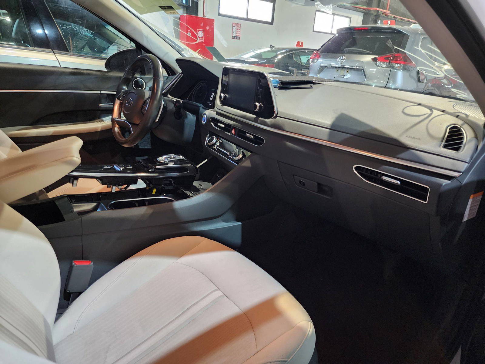 2021 HYUNDAI SONATA — 101665 Miles — Lot 38732291 — Al Quoz - Marhaba Auctions Used Cars - Image 8