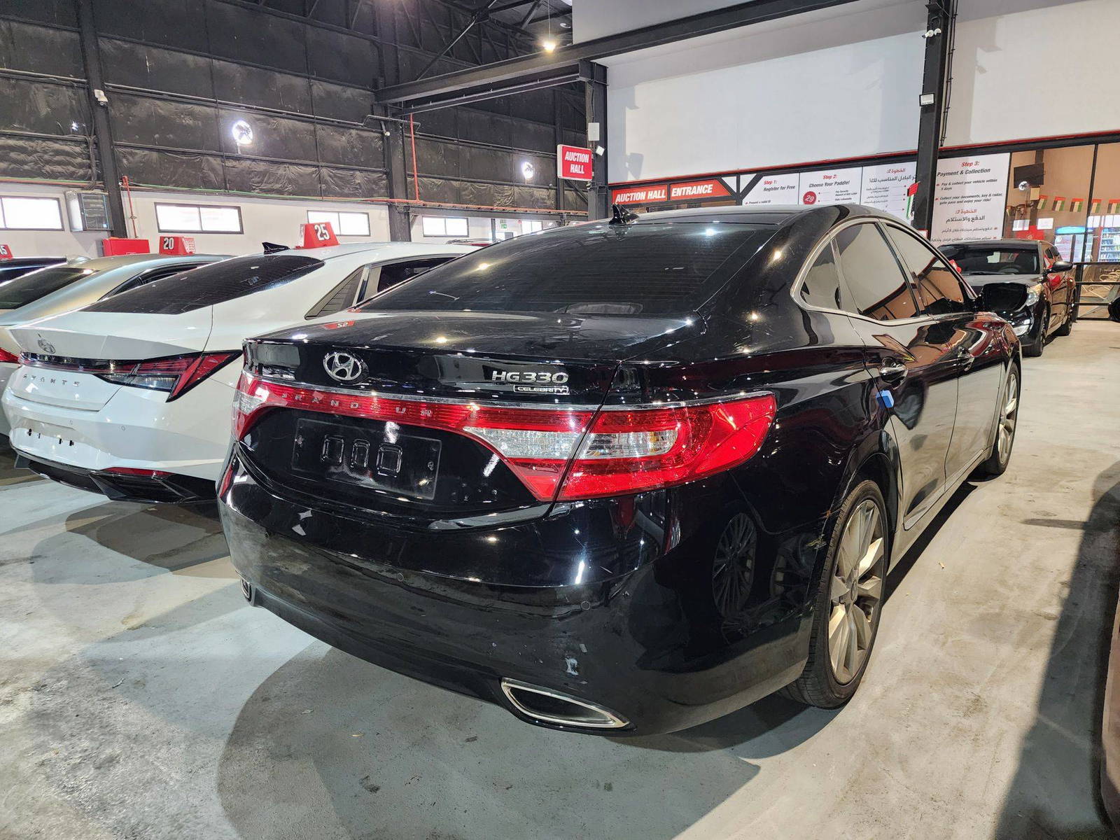 2012 HYUNDAI GRANDEUR — 232537 KM — Lot 168193 — Al Quoz - Marhaba Auctions Used Cars - Image 5
