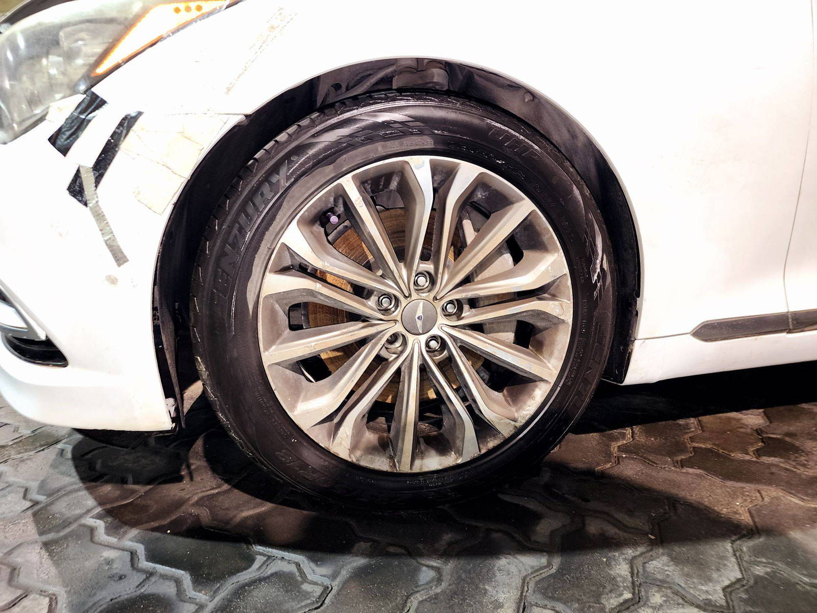 2015 HYUNDAI GENESIS — 137908 Miles — Lot 68289104 — Souq - Marhaba Auctions Used Cars - Image 11
