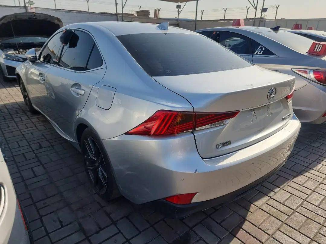 LEXUS IS 300