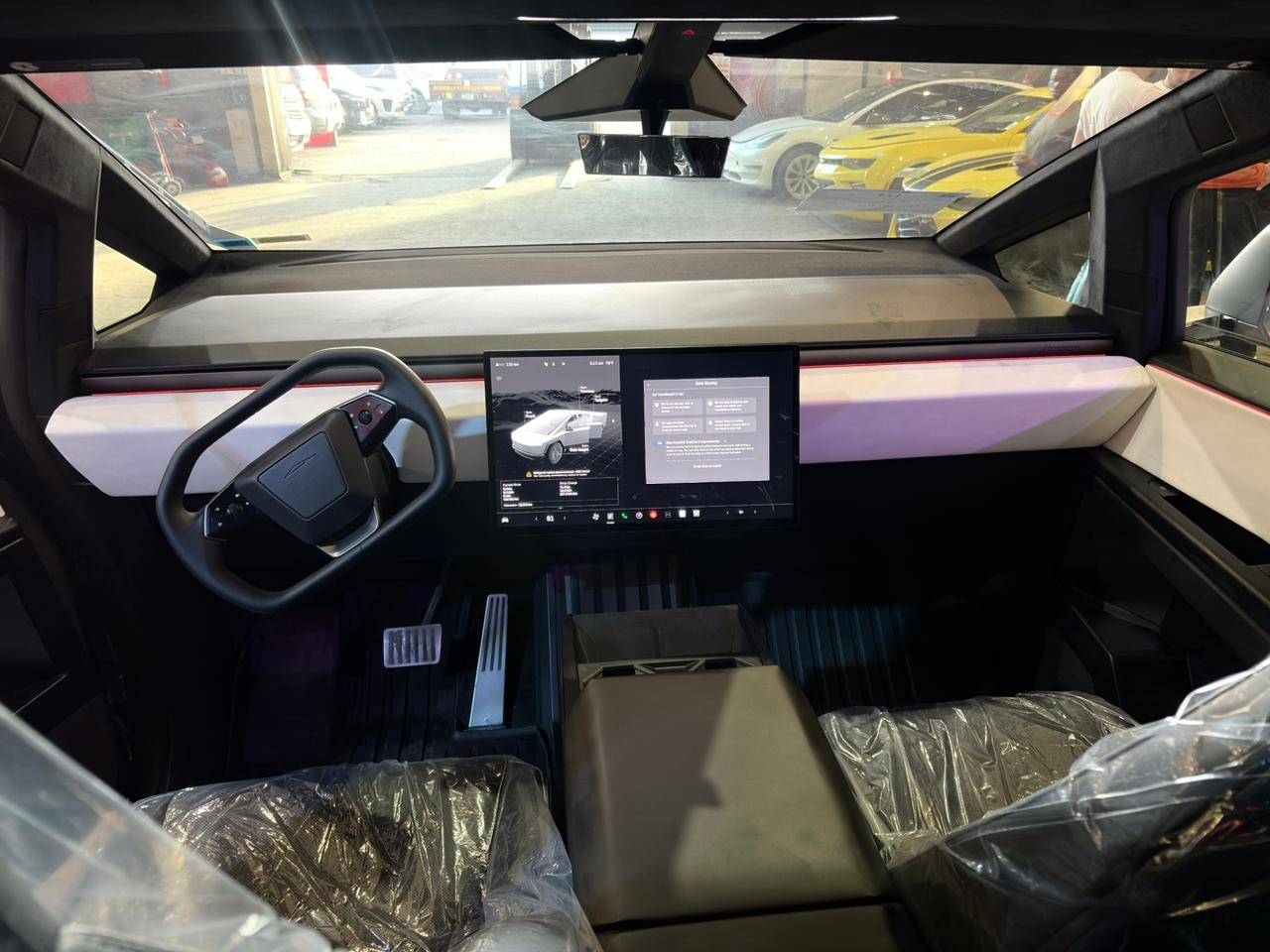 TESLA CYBERTRUCK 2024 - Marhaba Auction Used Cars - Image 12