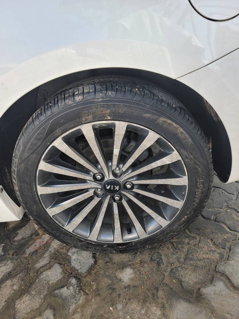 2013 KIA K7 — 143221 KM — Lot 104753 — Main - Marhaba Auctions Used Cars - Image 6