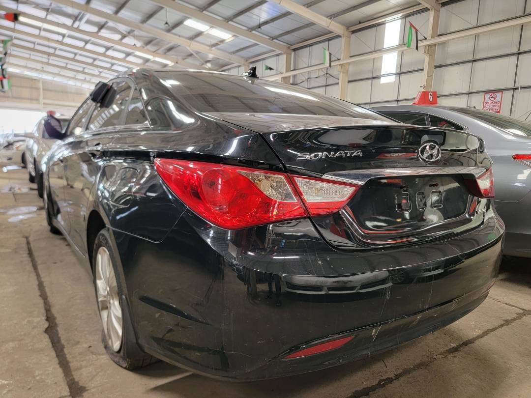 2012 HYUNDAI SONATA — 131543 Miles — Lot 43297104 — Souq - Marhaba Auctions Used Cars - Image 3