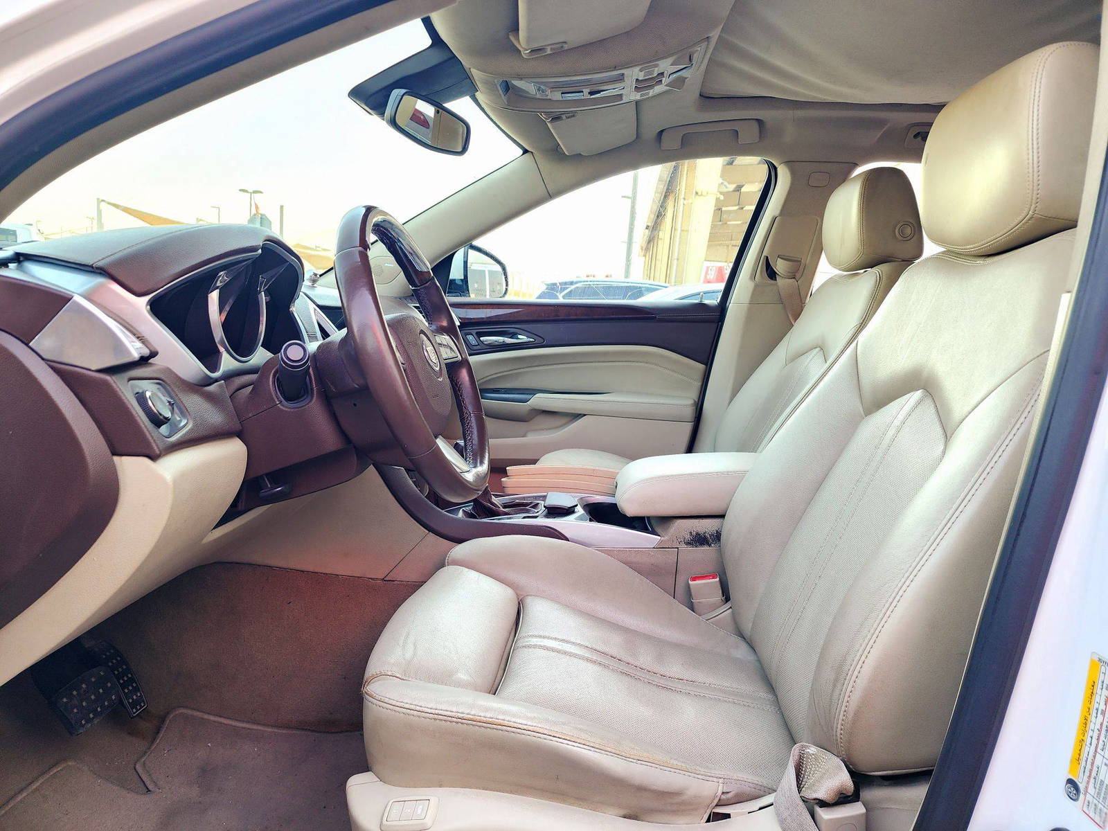 2012 CADILLAC SRX LUXURY — 268902 KM — Lot CS568731 — Souq - Marhaba Auctions Used Cars - Image 9