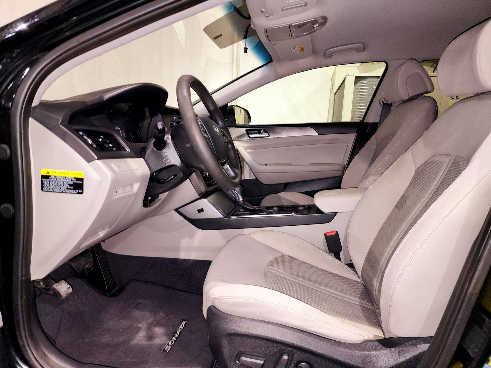 2016 HYUNDAI SONATA — 126321 Miles — Lot 8GH402482 — Souq - Marhaba Auctions Used Cars - Image 8