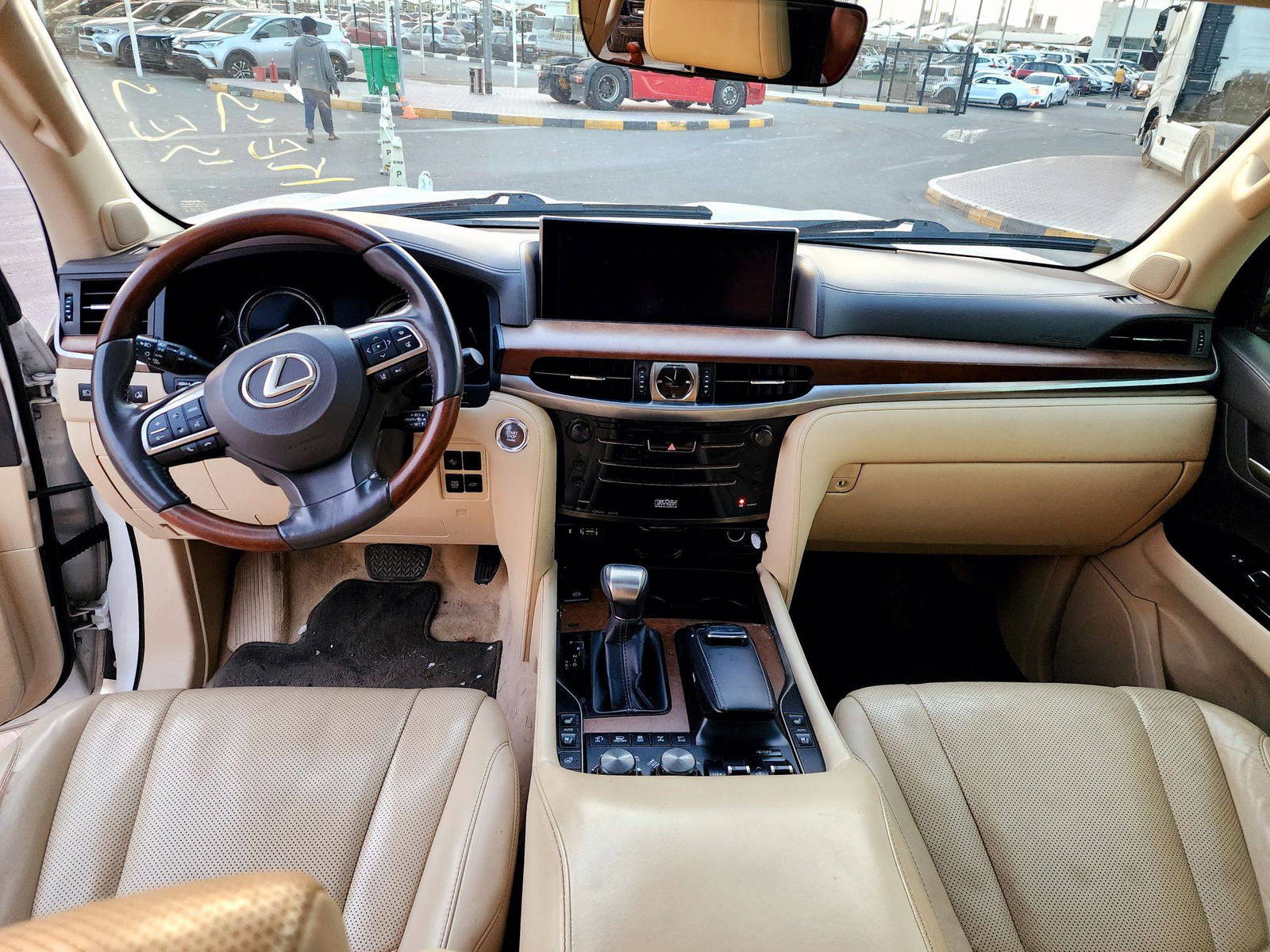 2018 LEXUS LX 570 — 121496 Miles — Lot J4262959 — Souq - Marhaba Auctions Used Cars - Image 7