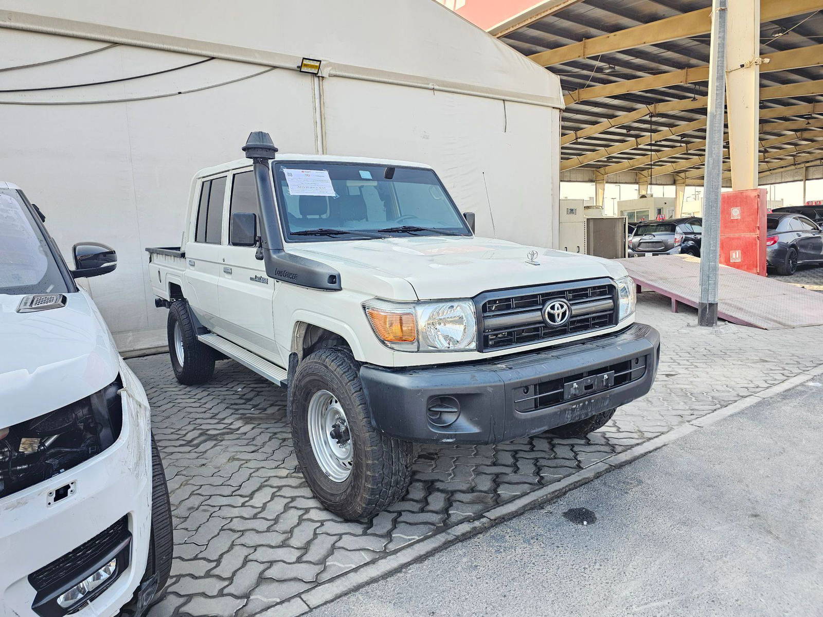 2022 TOYOTA LAND CRUISER PICK-UP — 24927 KM — Lot 043378 — Souq - Marhaba Auctions Used Cars - Image 3