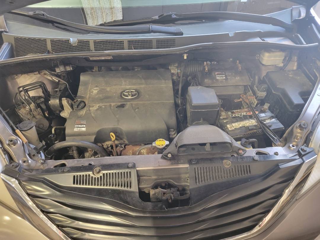 2014 TOYOTA SIENNA — 215294 Miles — Lot 418037 — Main - Marhaba Auctions Used Cars - Image 9