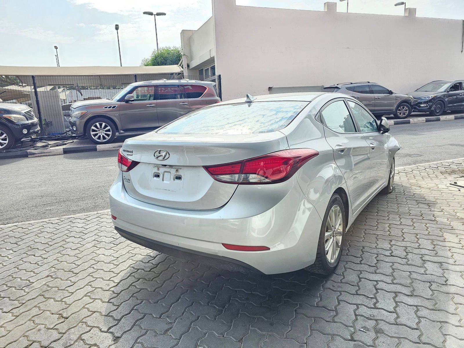 2016 HYUNDAI ELANTRA — 158657 KM — Lot 60199845 — Souq - Marhaba Auctions Used Cars - Image 3