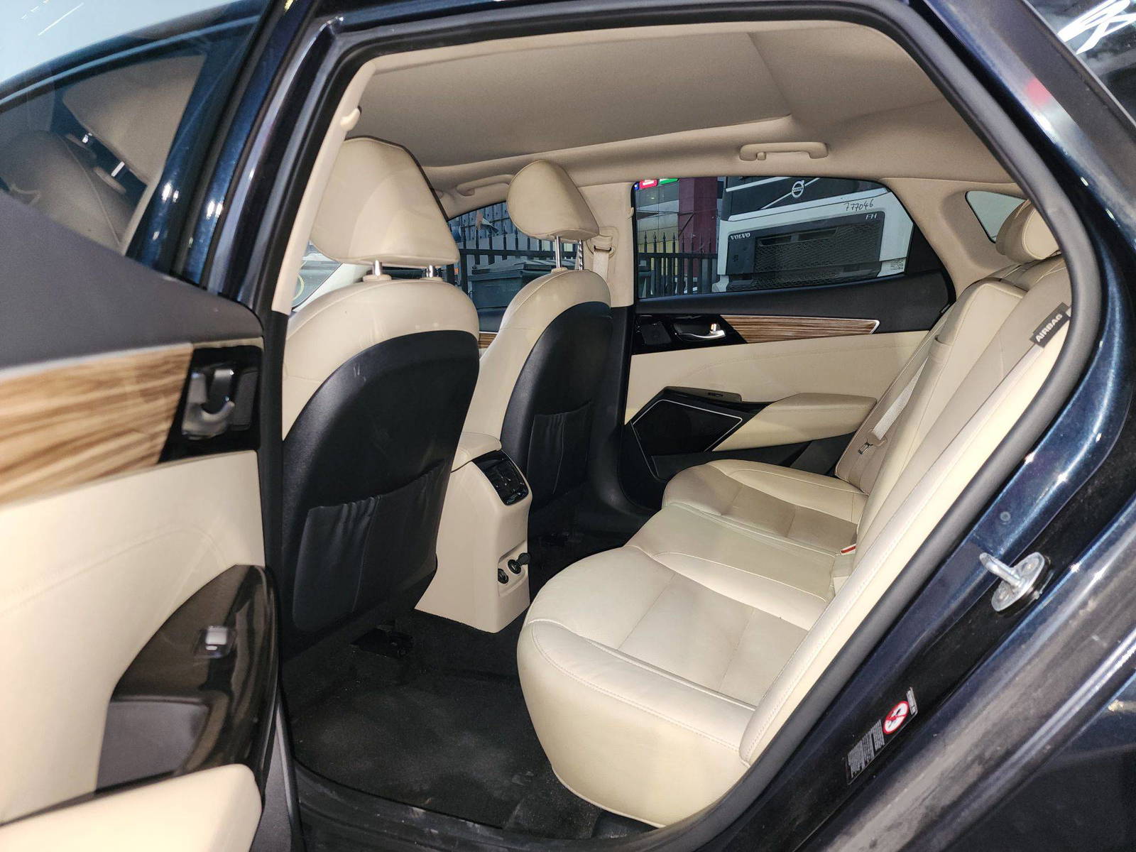 2017 KIA CADENZA — 135227 Miles — Lot 344028 — Al Quoz - Marhaba Auctions Used Cars - Image 7
