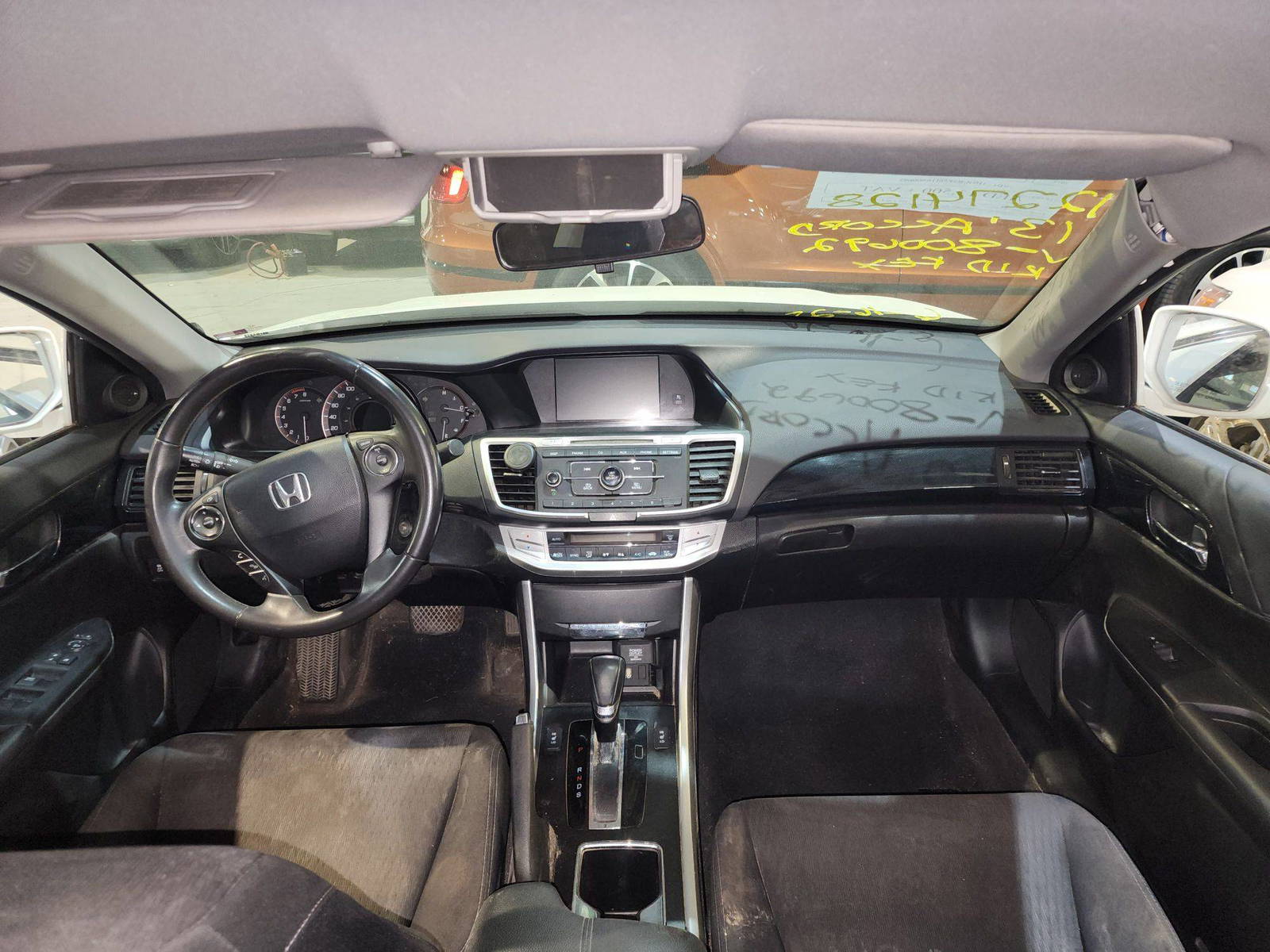 2013 HONDA ACCORD — 263362 KM — Lot 12274128 — Al Quoz - Marhaba Auctions Used Cars - Image 8