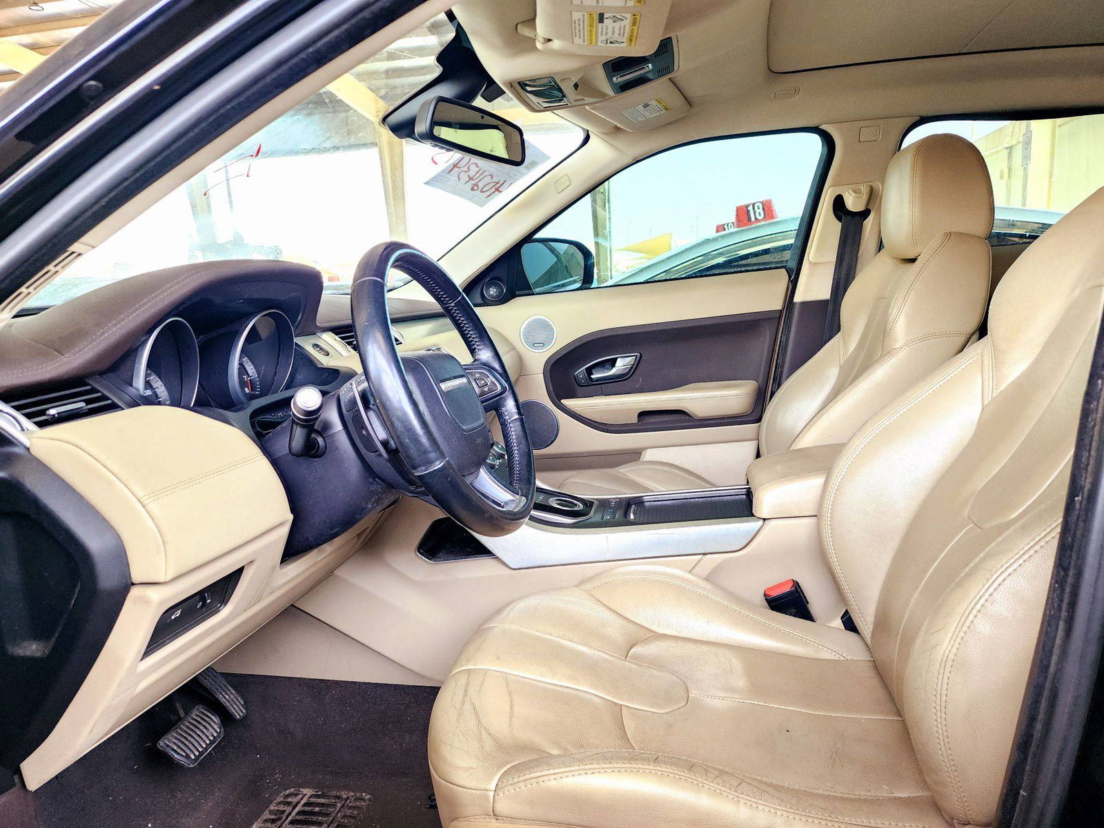 2013 LAND ROVER RANGE ROVER EVOQUE — 163385 Miles — Lot DH717069 — Souq - Marhaba Auctions Used Cars - Image 9