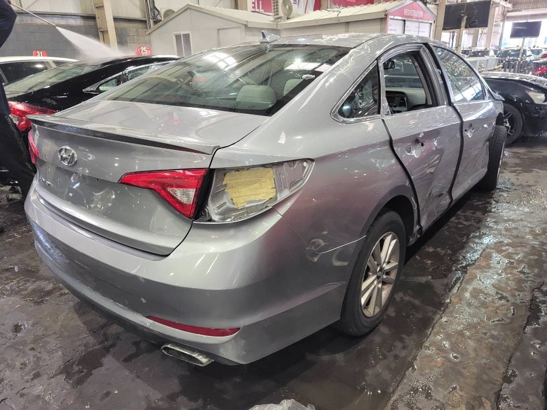 2015 HYUNDAI SONATA — 111866 Miles — Lot 10813 — Main - Marhaba Auctions Used Cars - Image 4
