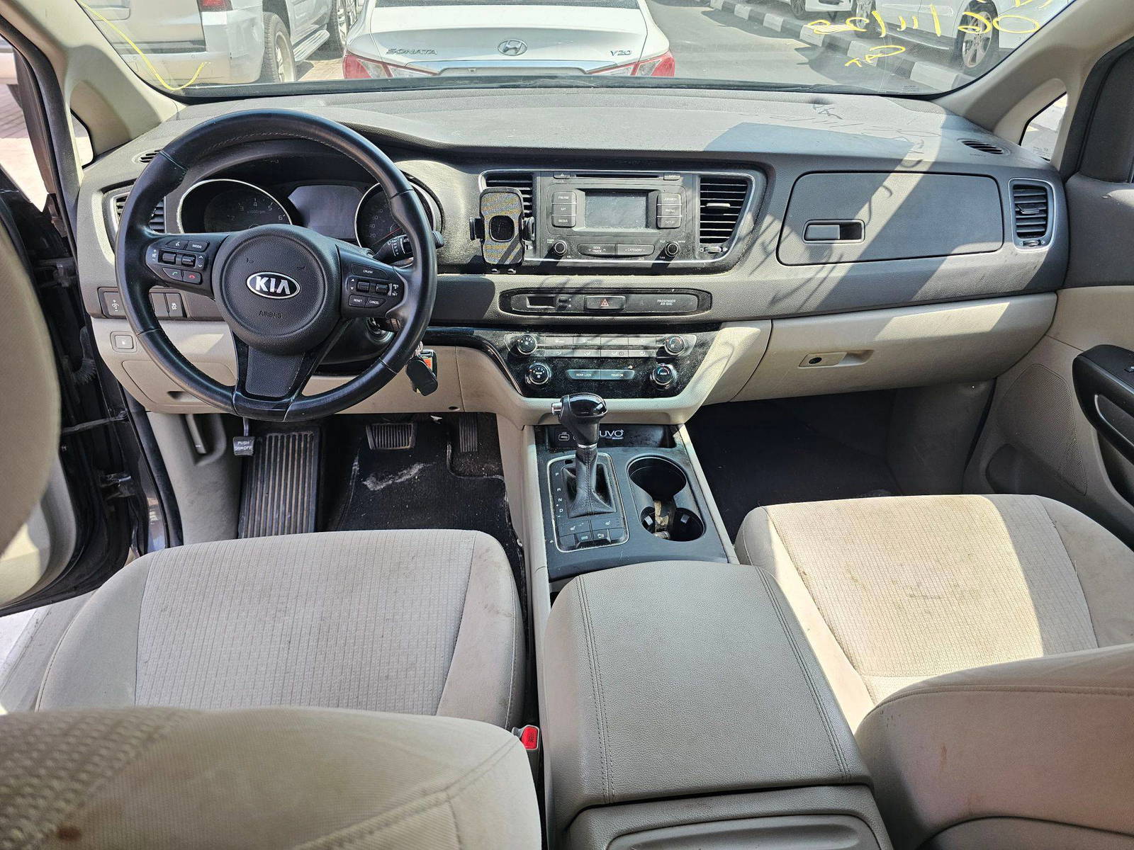 2016 KIA SEDONA — 191431 KM — Lot 12335836 — Souq - Marhaba Auctions Used Cars - Image 7
